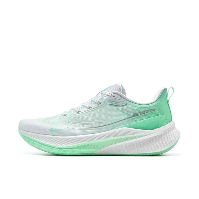 A Jornada do Corredor: Como os Xtep Men's Running Shoes 2000km 3.0 Podem Mudar Seus Treinos para Sempre